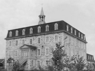 Premier couvent en 1891 - Ville de Saint-Tite